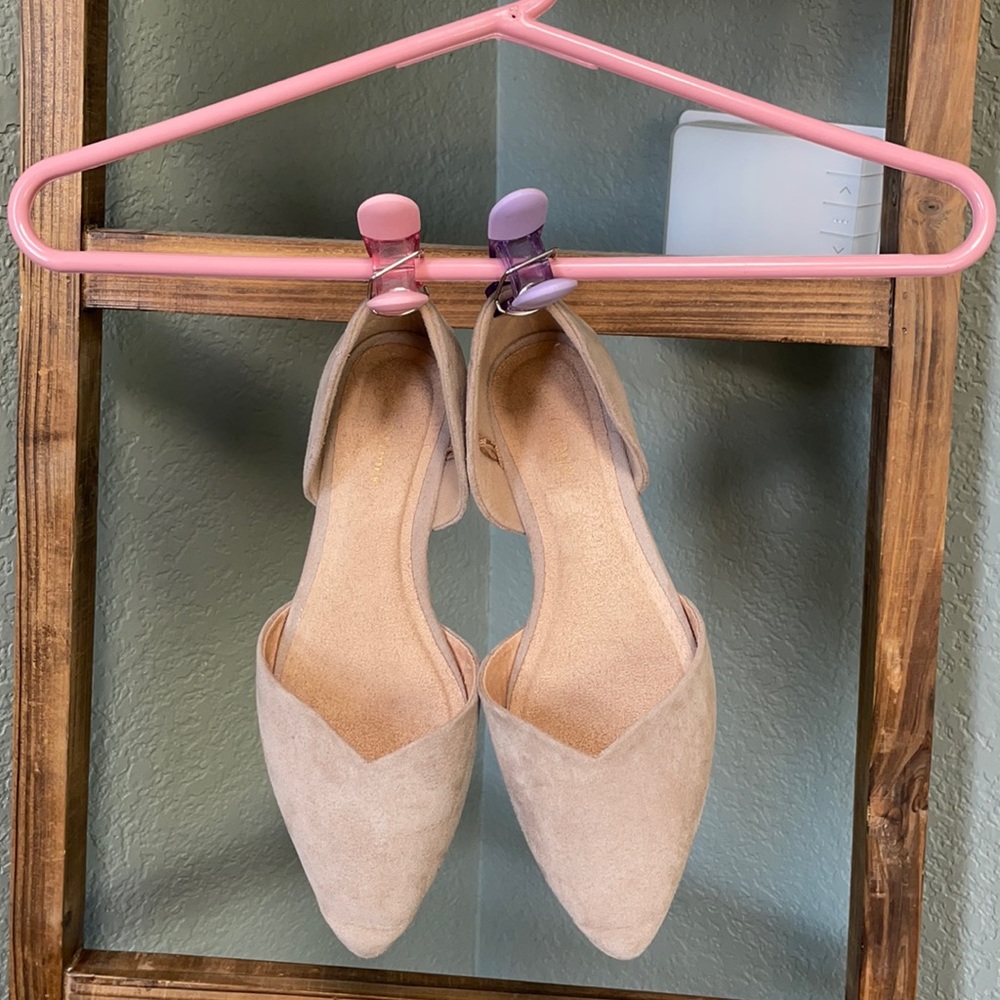 Light tan suede Old Navy slides; Size 6